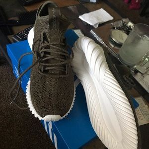 NWT Adidas men’s size 8/women size 9 1/2